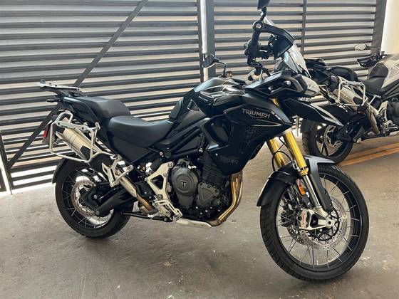 TRIUMPH TIGER 1200 BLACK EDITION TRIUMPH TIGER 1200 BLACK EDITION